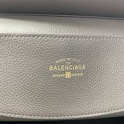 Bagsaaa Balenciaga Carrie medium grained-leather tote bag in a grey/khaki color - 44cm - 3