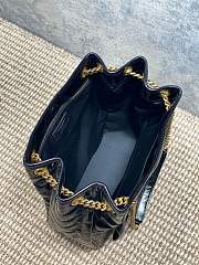 Bagsaaa YSL Saint Laurent Niki Small tote bag in black crinkled glossed-leather - 35cm - 4