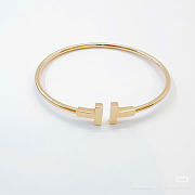 Bagsaaa Tiffany T Wire Bracelet in yellow gold - 1