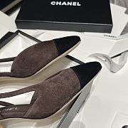 Bagsaaa Chanel slingback pumps in brown and black suede - 3