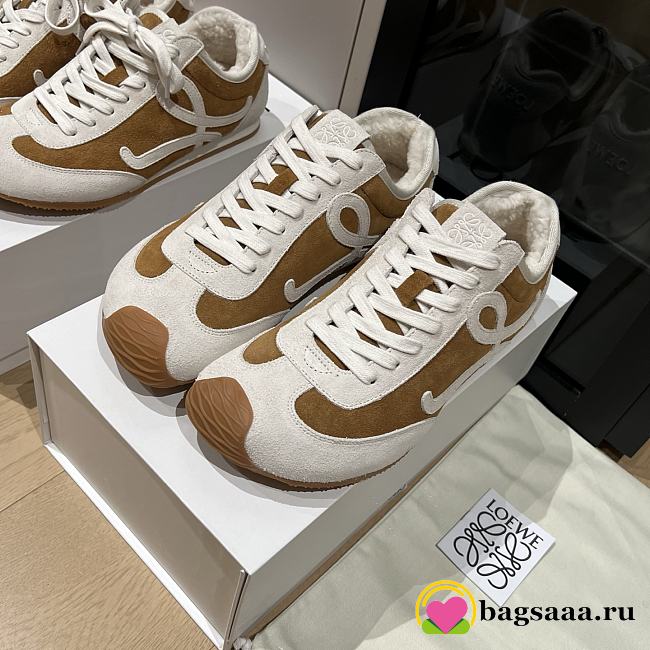 Bagsaaa Loewe Ballet Runner 2.0 sneakers in a tan and white colorway - 1