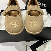 Bagsaaa Chanel Mary Jane flat shoes in beige suede with shearling - 4