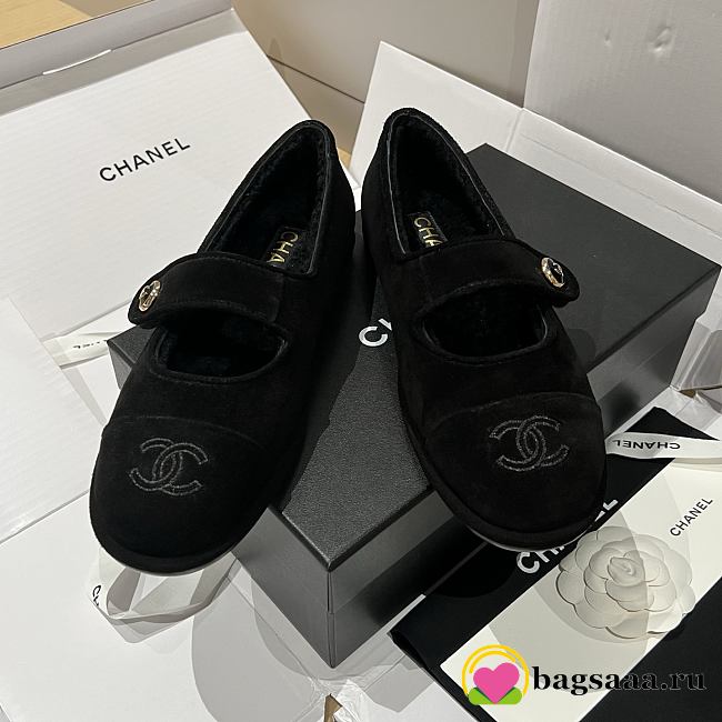 Bagsaaa Chanel Mary Jane flat shoes in black suede with shearling - 1