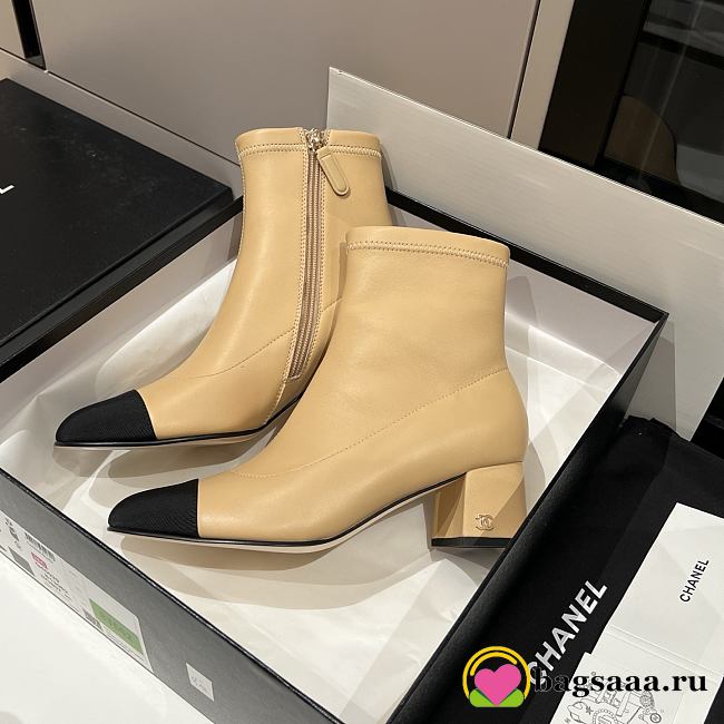 Bagsaaa Chanel beige and black leather cap-toe ankle boots with zipper - 1