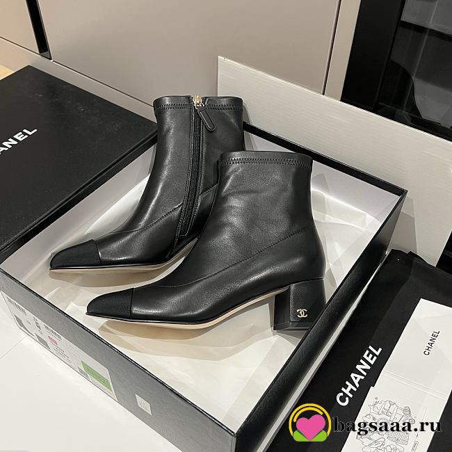 Bagsaaa Chanel black leather cap-toe ankle boots with zipper - 1