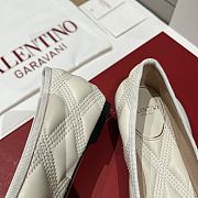 Bagsaaa Valentino Garavani quilted leather ballet flats in white  - 2
