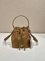 Bagsaaa Prada Re-Edition 1978 mini Re-Nylon bag in brown - 19.5cm - 1