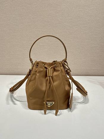 Bagsaaa Prada Re-Edition 1978 mini Re-Nylon bag in brown - 19.5cm