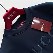 Bagsaaa Gucci cotton jersey sweatshirt in navy with a sequin logo embroidery - 4