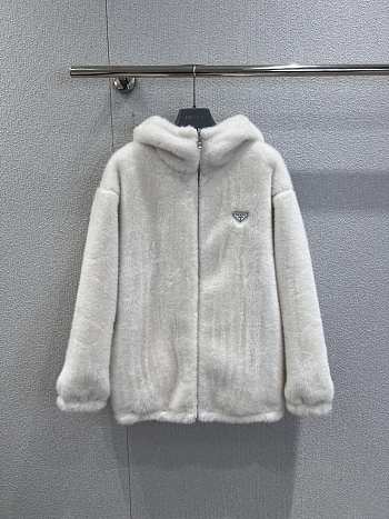 Bagsaaa Prada Reversible Aspen Jacket in faux fur white