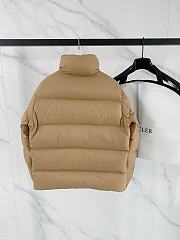 Bagsaaa Moncler Selle 2-in-1 cropped down jacket in camel beige - 2