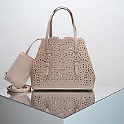 Bagsaaa Alaïa Mina 25 tote bag in calfskin light beige - 25cm - 1