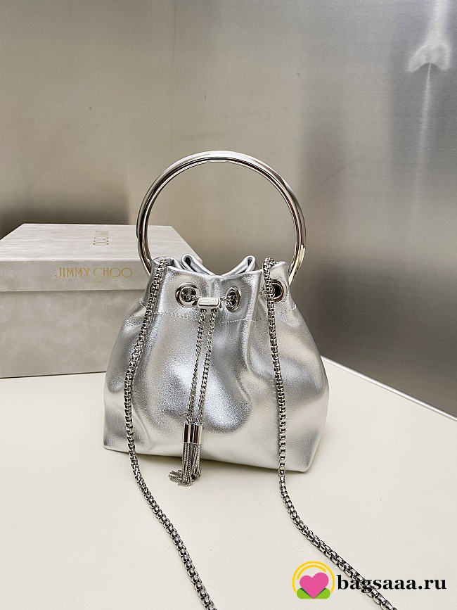 Bagsaaa Jimmy Choo Bon Bon Micro leather bucket bag in silver - 16cm - 1