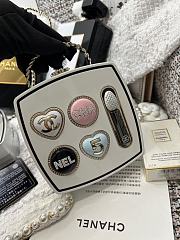 Bagsaaa Chanel Makeup Palette Minaudière Bag in plexiglass and strass - 14cm - 1
