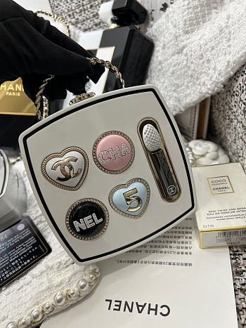 Bagsaaa Chanel Makeup Palette Minaudière Bag in plexiglass and strass - 14cm