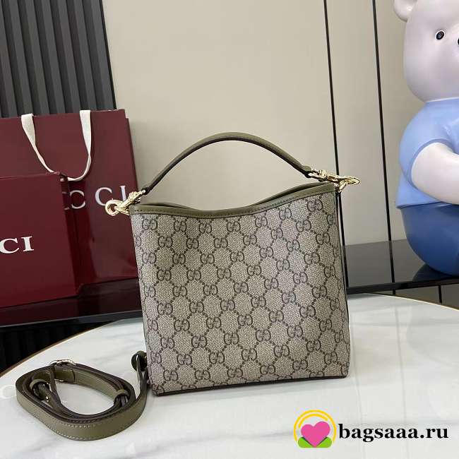 Bagsaaa Gucci GG Emblem Mini Bucket Bag 815118 beige & olive - 19x18x11 cm - 1