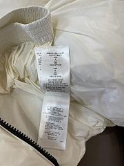 Bagsaaa Burberry Quilted Puffer Jacket white Vintage Check lining - 4