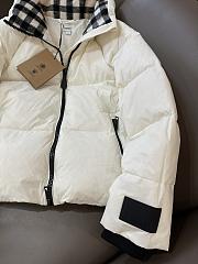 Bagsaaa Burberry Quilted Puffer Jacket white Vintage Check lining - 2