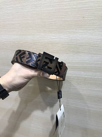 Bagsaaa Fendi FF belt in brown leather with a black-finish metal FF logo