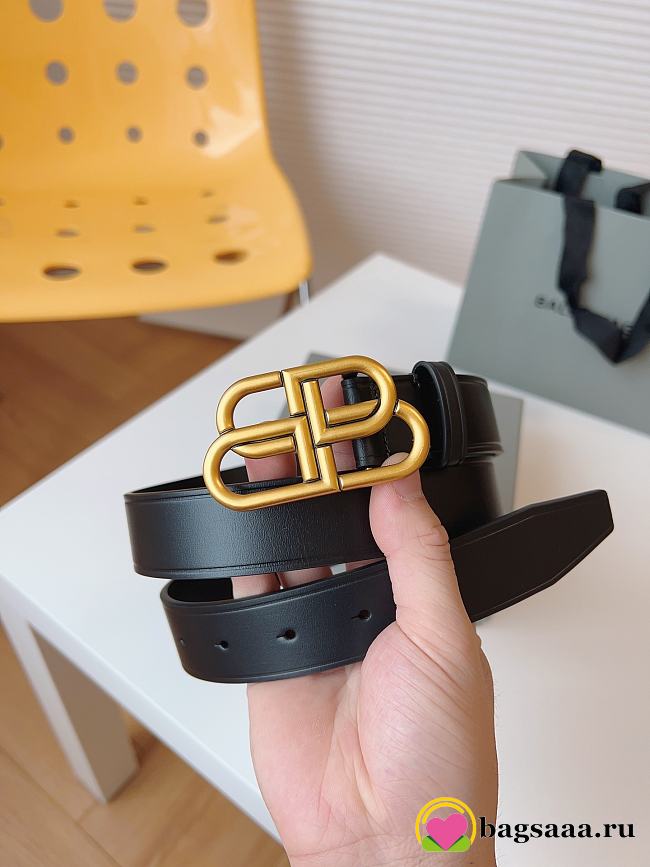 Bagsaaa Balenciaga BB leather belt in black with a gold-tone BB logo - 1