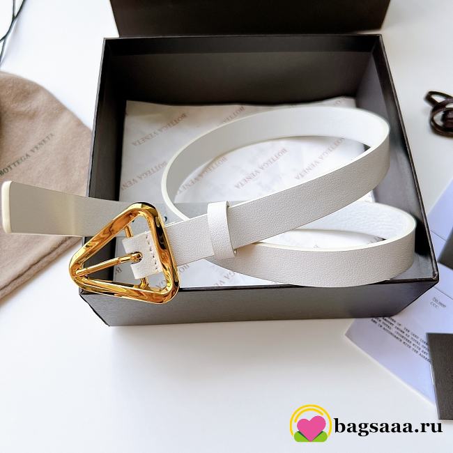 Bagsaaa Bottega Veneta Triangle white belt in calfskin leather with gold - 1