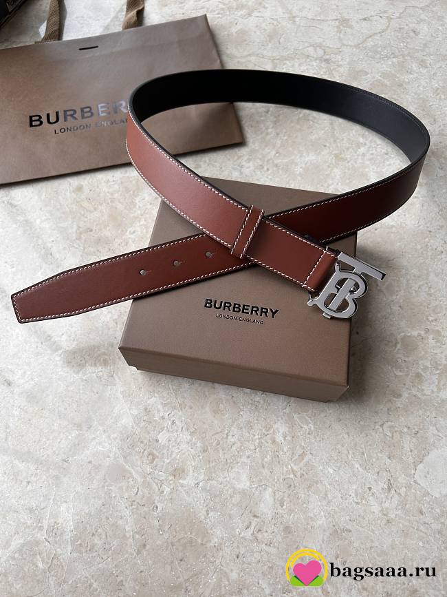 Bagsaaa brown Burberry leather belt with a silver-tone buckle - 1