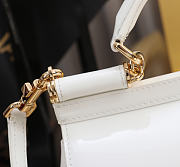 Bagsaaa Dolce & Gabbana small Sicily handbag in white patent-leather - 18cm - 4