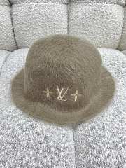 Bagsaaa Louis Vuitton LV Fluffy Hat in beige - 1