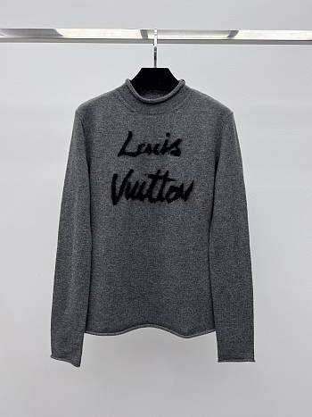Bagsaaa Louis Vuitton Brushed Signature Pullover in a grey wool