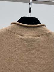 Bagsaaa Louis Vuitton Brushed Signature Pullover in a beige wool - 4