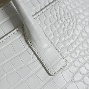 Bagsaaa crocodile-embossed Chanel Cerf or Executive tote bag in white - 40cm - 2