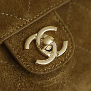 Bagsaaa Chanel 2.55 Classic Flap shoulder bag in beige suede - 33cm - 4