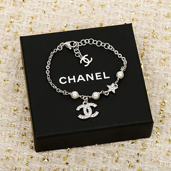 Bagsaaa Chanel silver crystal CC bracelet