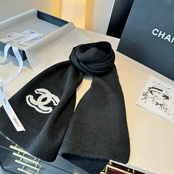 Bagsaaa Chanel cashmere and silk knit scarf in black