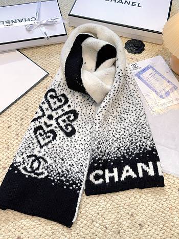 Bagsaaa Chanel scarf black and white