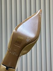 Bagsaaa Alaïa pointed-toe mules in cream - 3