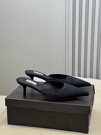 Bagsaaa Alaïa pointed-toe mules in black