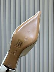 Bagsaaa Alaïa pointed-toe mules in white - 3