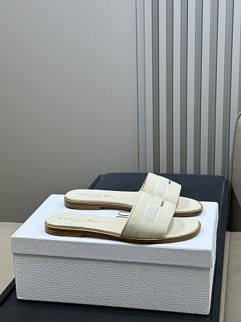 Bagsaaa Dior Dway Slide White Grained Calfskin