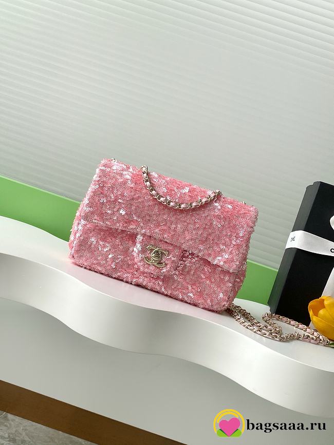 Bagsaaa Chanel small flap bag in pink and white sequins with gold-tone metal - 21cm - 1