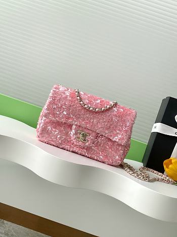 Bagsaaa Chanel small flap bag in pink and white sequins with gold-tone metal - 21cm