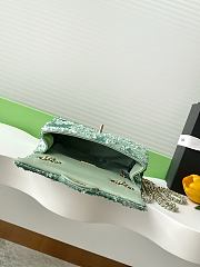 Bagsaaa Chanel small flap bag in green and white sequins with gold-tone metal - 21cm - 3