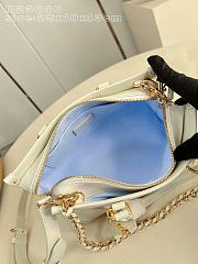 Bagsaaa LV M27577 OnTheGo East West Milky White/Blue - 25cm - 3