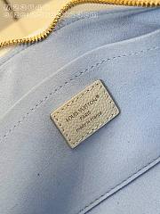 Bagsaaa LV M27577 OnTheGo East West Milky White/Blue - 25cm - 2