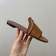 Bagsaaa Loro Piana Sesia leather slides in tan - 4