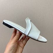 Bagsaaa Loro Piana Sesia leather slides in white - 4