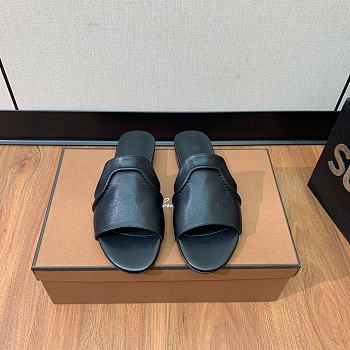 Bagsaaa Loro Piana Sesia leather slides in black