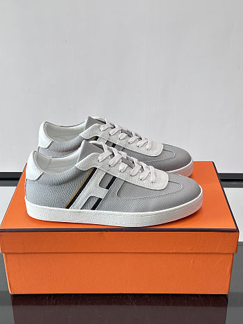 Bagsaaa Hermes Boomerang sneaker gray & white