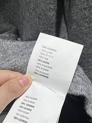 Bagsaaa Miu Miu Cashmere cardigan hoodie gray - 3