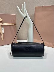 Bagsaaa Miu Miu Suede pouch 5NE851 black - 22cm - 1